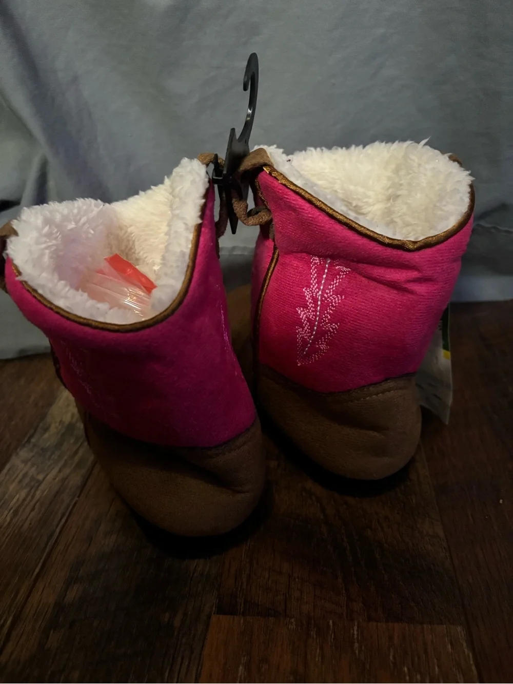 John Deere hot pink Sherpa lined boot slippers girl size 9/10-nwt